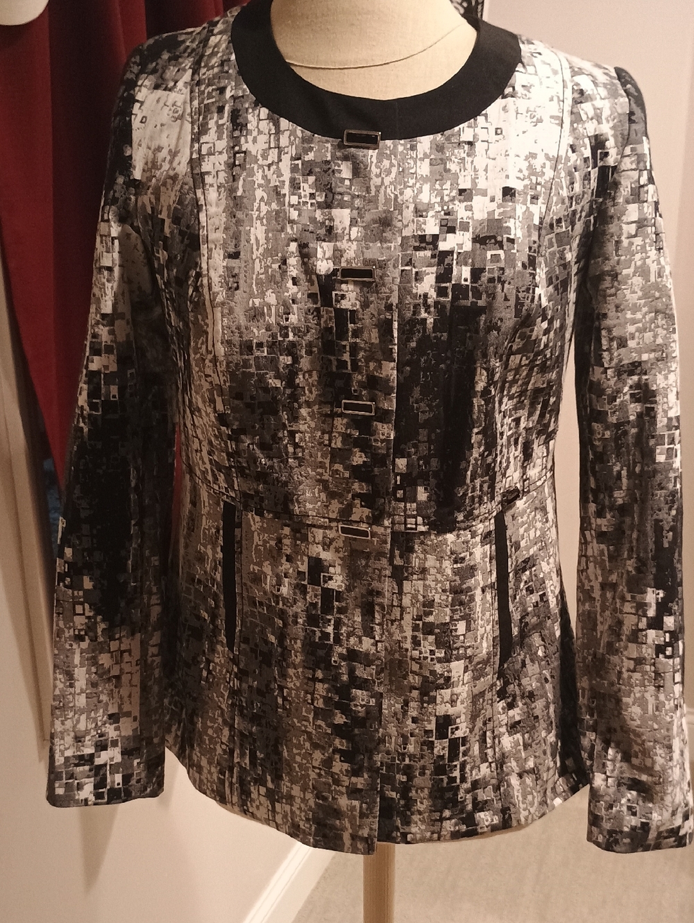 Women's Black & Gray Abstract Design Silhouette Blazer Jacket